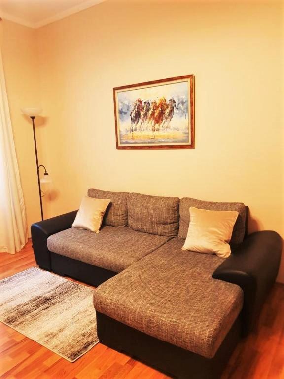 U Tri Jehnatek Apartment